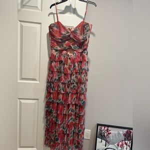 Gianni Bini
Grace Metallic Plisse Sweetheart Neck Cut-Out
Tiered Dress Size 12